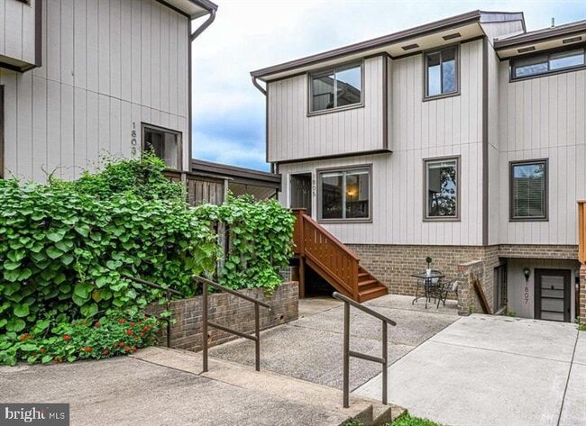 Building Photo - 1805 Westwind Way