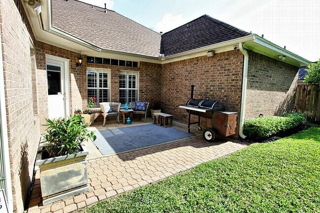 Building Photo - 7919 Wellington Ct N