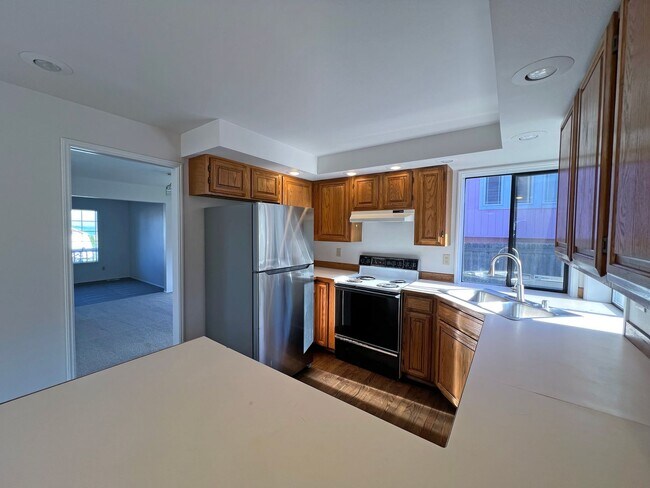 Building Photo - 1507 63rd Ave NE