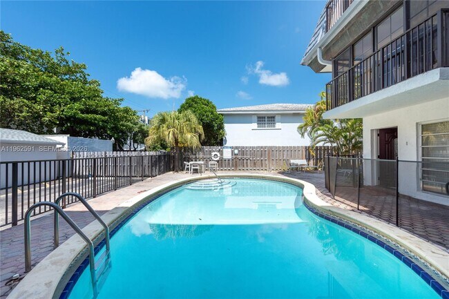 Building Photo - 230 Sunrise Dr