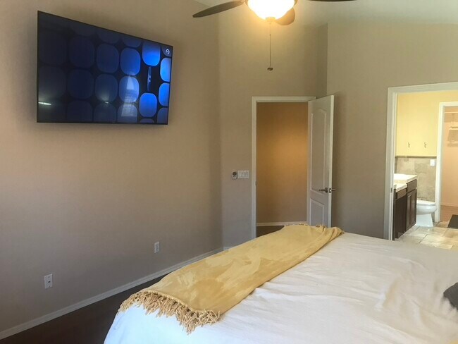 Building Photo - 4753 W Monterey St