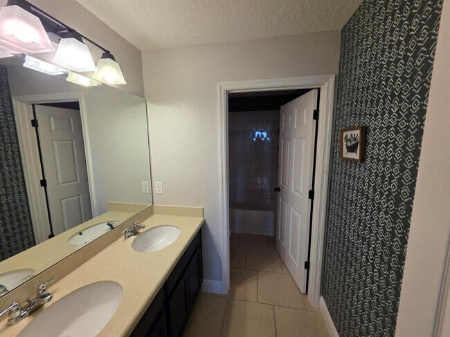 Building Photo - 172 Williamson Dr