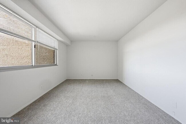 Building Photo - 5500 Friendship Blvd