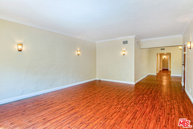 Building Photo - 500 N Harper Ave