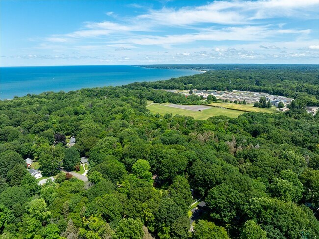 Building Photo - 485 Oakridge Dr