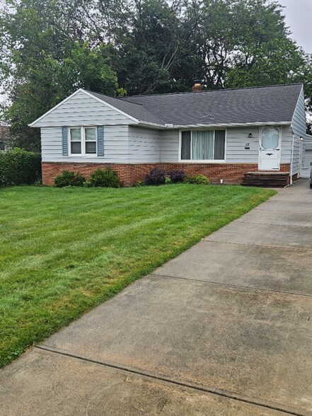 Primary Photo - 15 Willard Ave