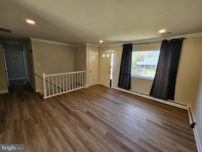 Building Photo - 14236 Caroline St