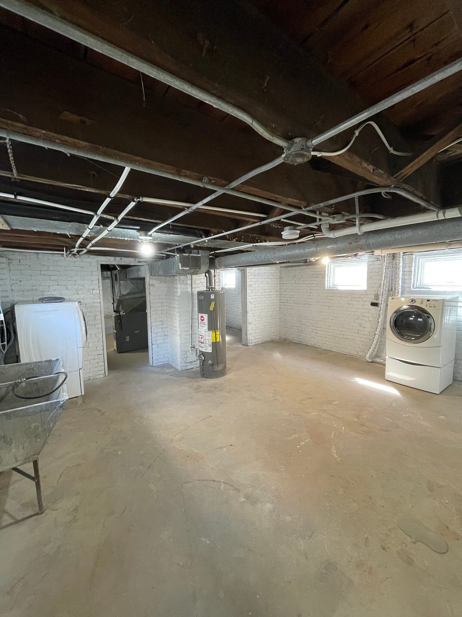 Basement / Washer and Dryer - 86 Lighthouse Ct