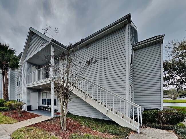Building Photo - 1221 Bermuda Lakes Ln