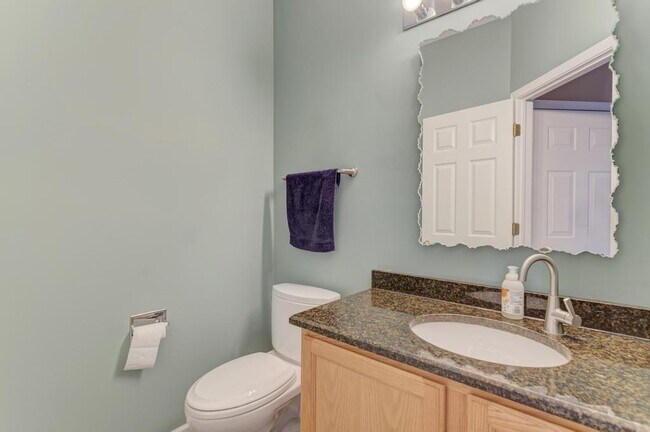 Building Photo - 3015 Kentshire Cir