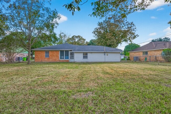 Building Photo - 1411 Mimosa Ln