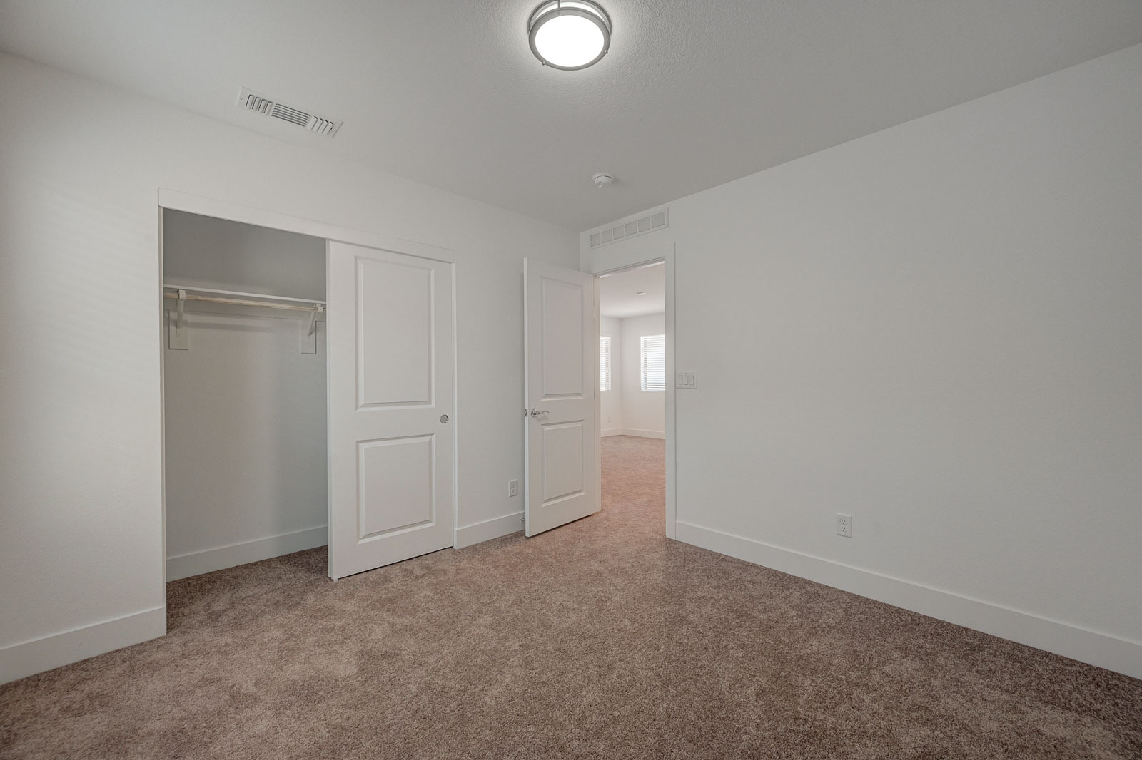 Building Photo - 5927 W Frias Ave