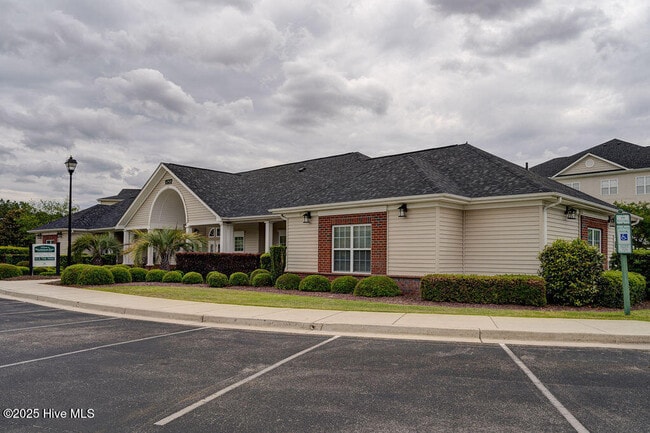 Building Photo - 2820 Bloomfield Ln