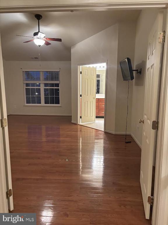 Building Photo - 43725 Banshee Heights Terrace