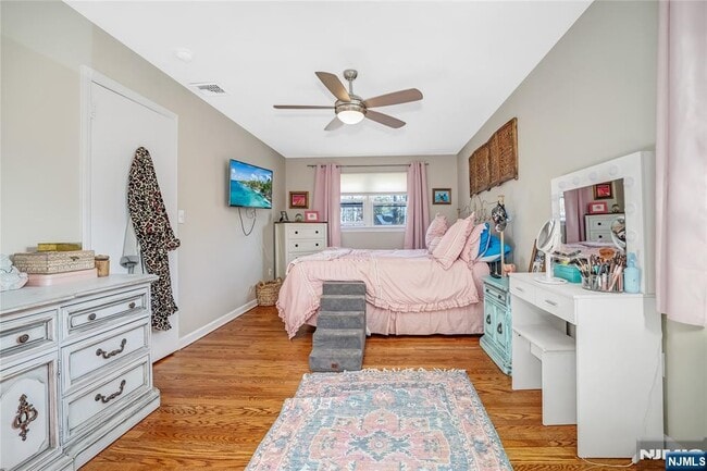 Building Photo - 12 Maple Ave