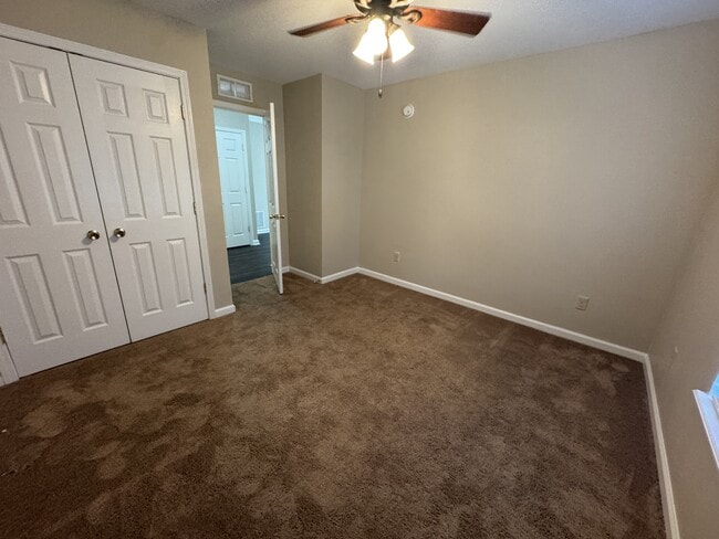 Building Photo - 708 Chatham Ct