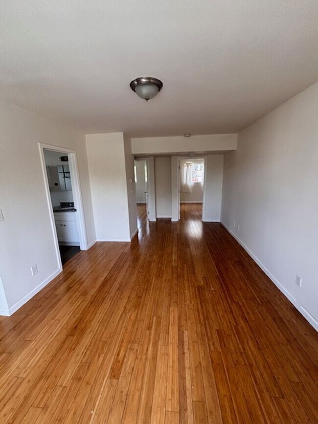 Building Photo - 1828 Montrose St, located in the vibrant city of Los Angeles