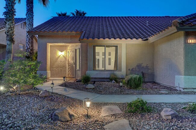 Building Photo - Henderson Single-Story Gem with Gas Firepl...