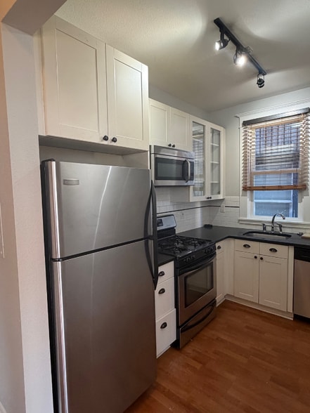 Building Photo - 1703 Bellevue Ave