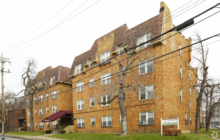 Primary Photo - Thames Manor