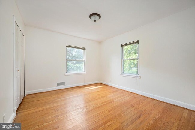 Building Photo - 5708 Dawes Ave