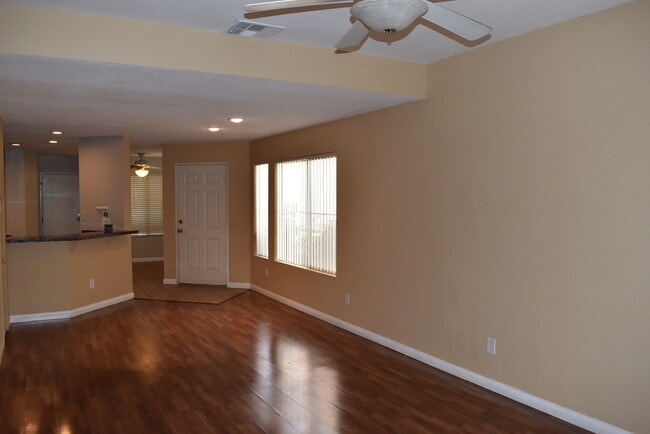Building Photo - 2 Story 3 Bedroom 2.5 Bath Townhome with A...