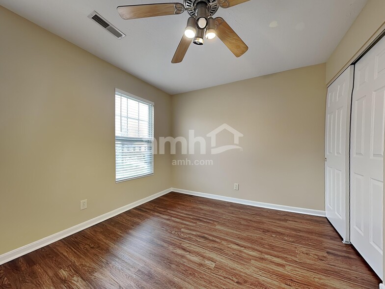 Building Photo - 3188 Summitrun Dr