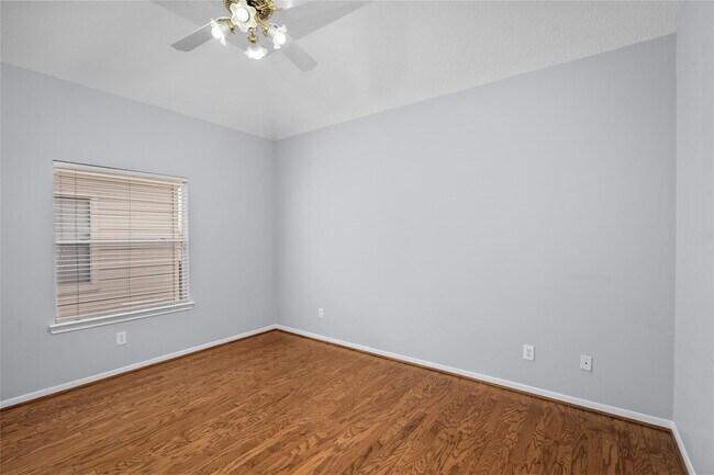 Building Photo - 612 Detering St