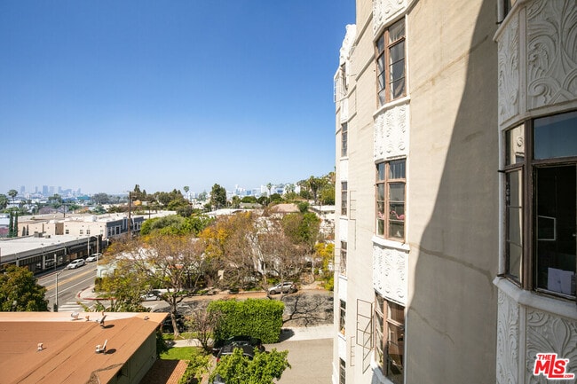Building Photo - 1314 Hayworth Ave