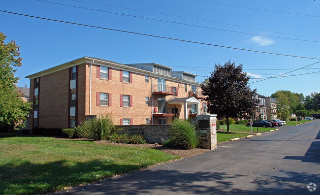 Building Photo - Coventry Village