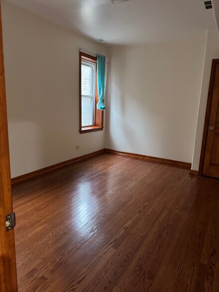 Building Photo - 6140 N Mozart St