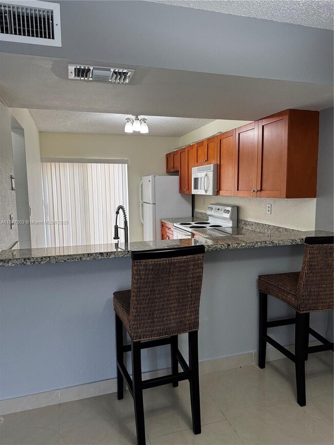 Building Photo - 863 Crystal Lake Dr