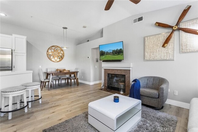 Building Photo - 181 California Ct