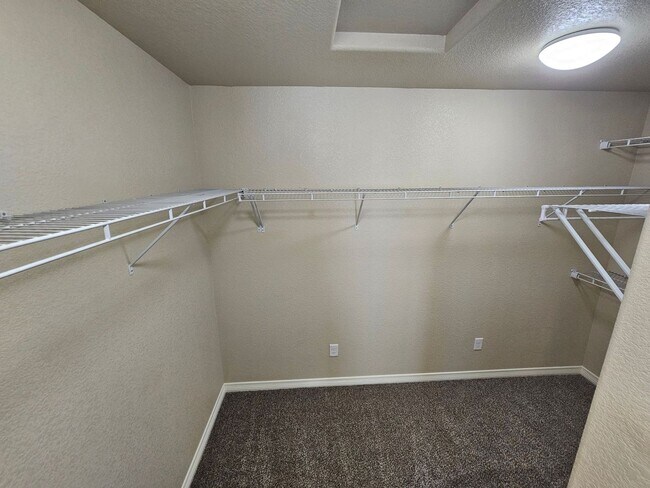 Building Photo - 6471 Stingray Ln