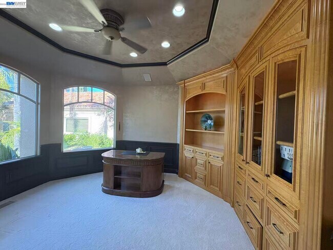 Building Photo - 3511 Country Club Pl
