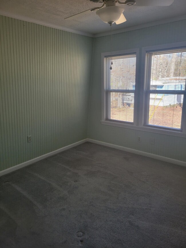 Building Photo - 133 Rugby Ct