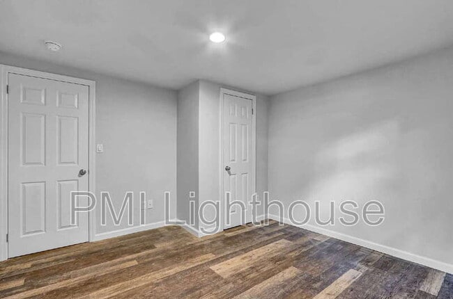 Building Photo - 2 Spurwoods Ln
