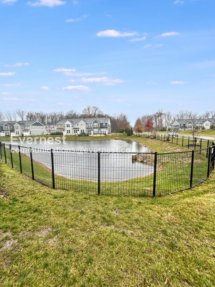 Building Photo - 830 S Greenway Dr