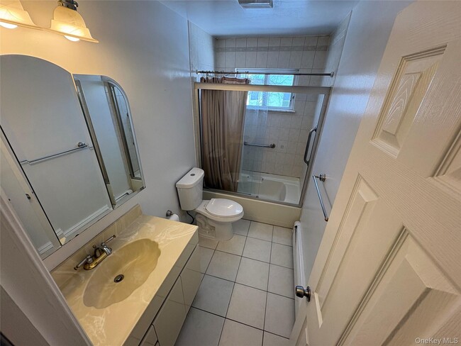 Building Photo - 16 Linden St