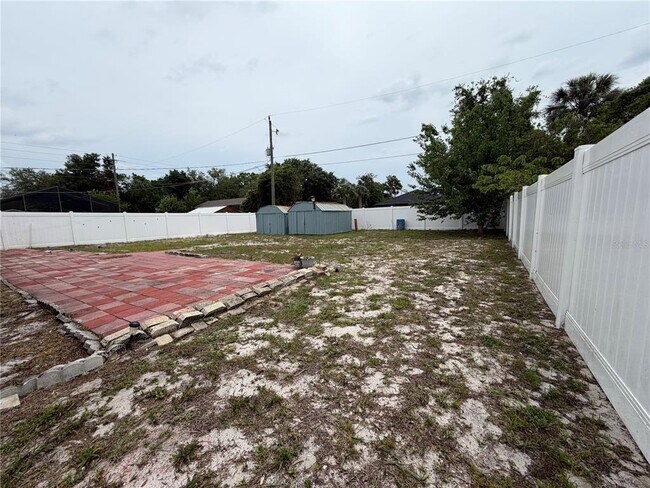 Building Photo - 1767 Valencia Ave