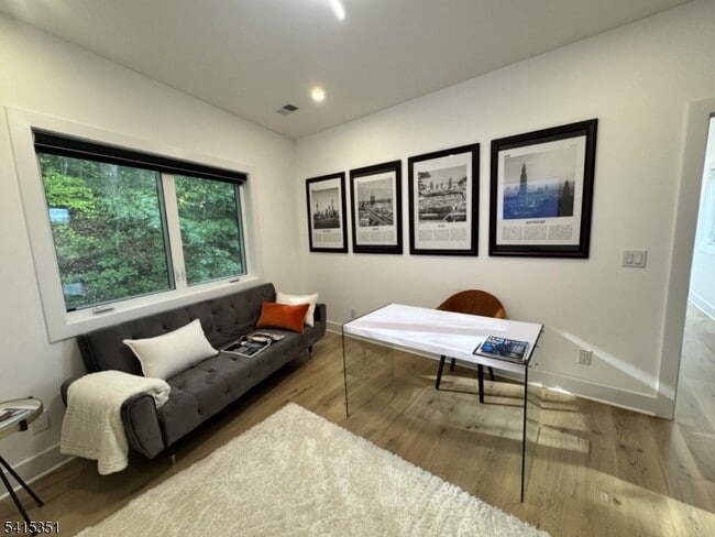 Building Photo - 301 Kingsland Rd