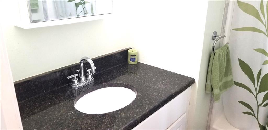 Building Photo - 8 Slocum St