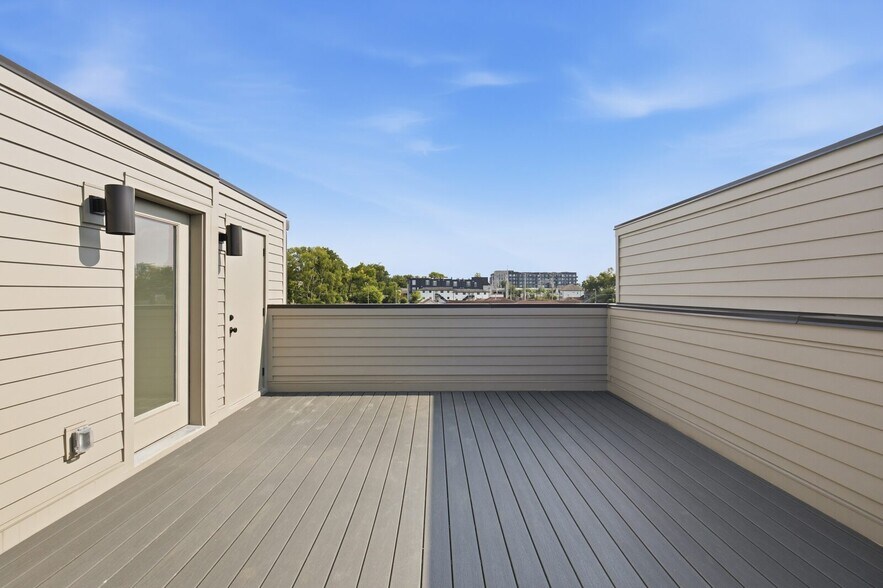 Building Photo - 3963 Clifton Ave