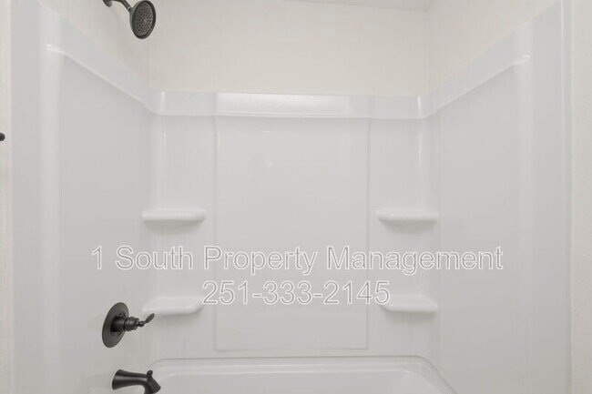 Building Photo - 377 Tuttle Ave