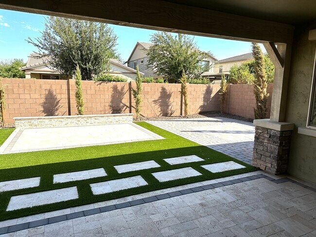 Building Photo - Stunning Elliot Groves home in Morrison Ranch. 4 bed+ 2 offices + loft