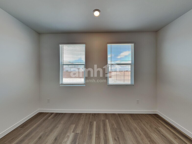 Building Photo - 13101 N Serenity Vly Dr