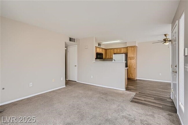 Building Photo - 5710 E Tropicana Ave