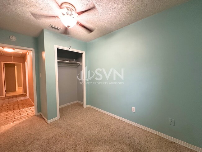 Building Photo - 662 Ridgewood Dr
