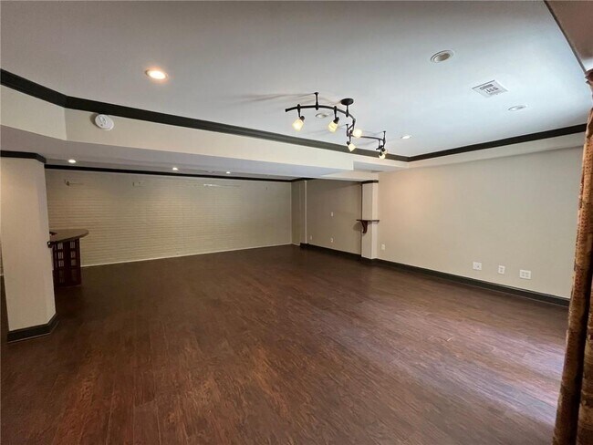 Building Photo - 2237 Chimney Springs Dr