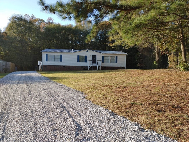 Building Photo - 402 Country Walk Ln